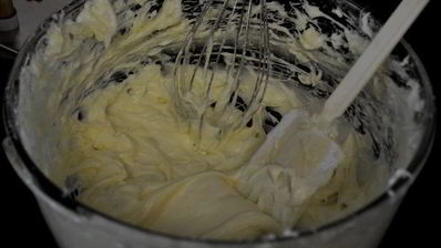 красные бархатные капкейки