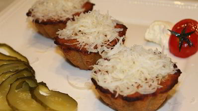 мясные закусочные кексы с сыром моцарелла