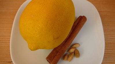 пряный кекс с вяленой клюквой, курагой и орехами