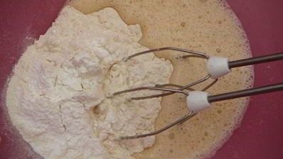 пряный кекс с вяленой клюквой, курагой и орехами