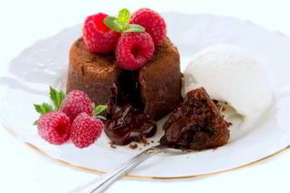 Шоколадный фондан с ликером