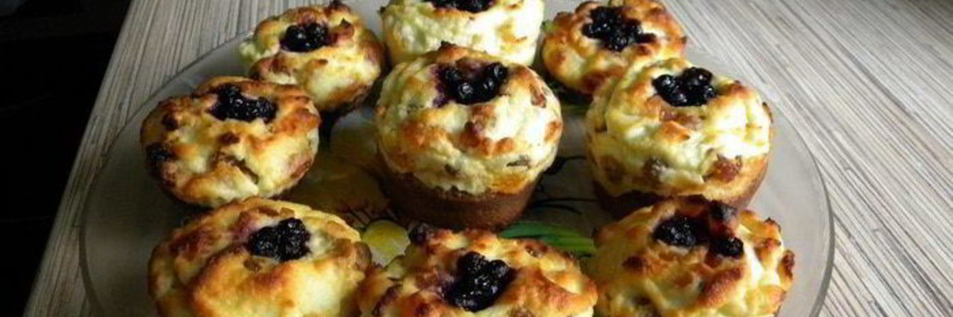 Творожно-бисквитные кексы с изюмом