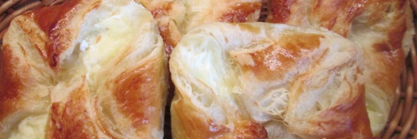 Хачапури из слоеного теста