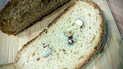 хлеб на печеных яблоках с орешками