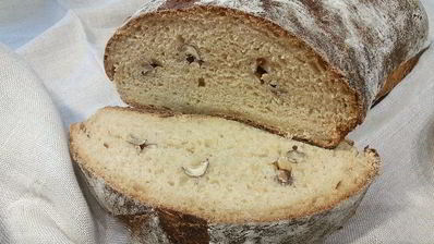 хлеб на печеных яблоках с орешками