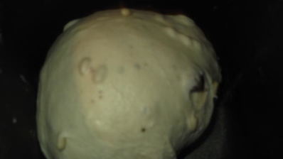 хлеб с шоколадом и кедровым орехом