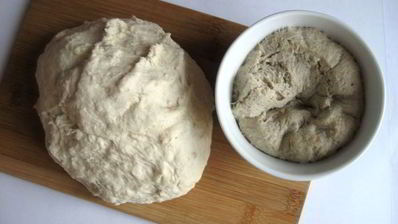 хлеб с тмином и изюмом