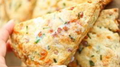 сконы с колбасой и сыром