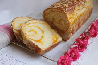 Сладкий хлеб с прослойкой