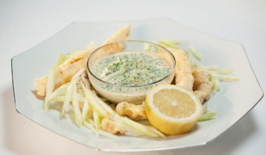 Рецепт хвороста из трески и семги с огуречной райтой