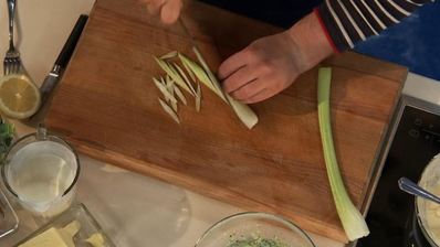 хворост из трески и семги с огуречной райтой