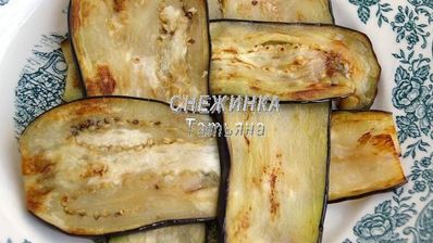 конвертики из баклажана с моцареллой, томатом и цукини