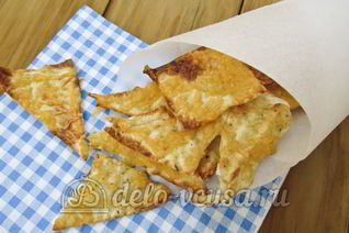 Чипсы из лаваша с сыром
