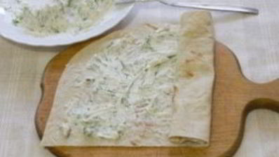 лаваш с начинкой из творога и зелени