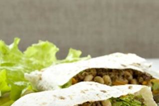 Лаваш с пряной говядиной и фасолью