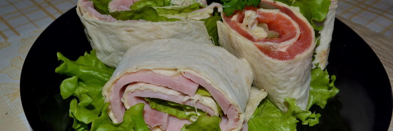 Рулеты из лаваша с сыром, ветчиной и рыбой