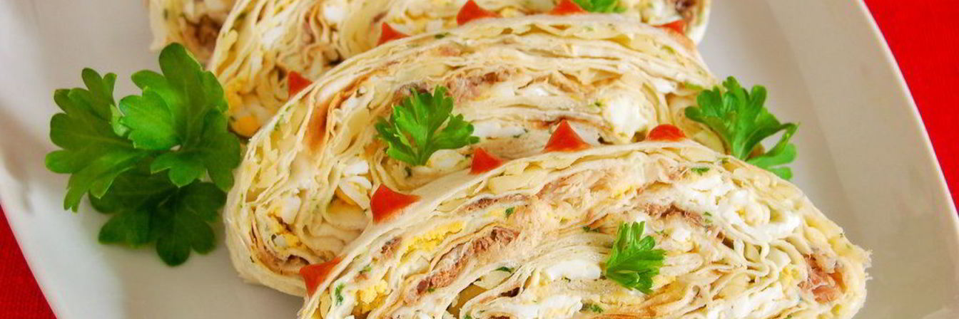 Рыбка в лаваше с сыром, чесноком и зеленью