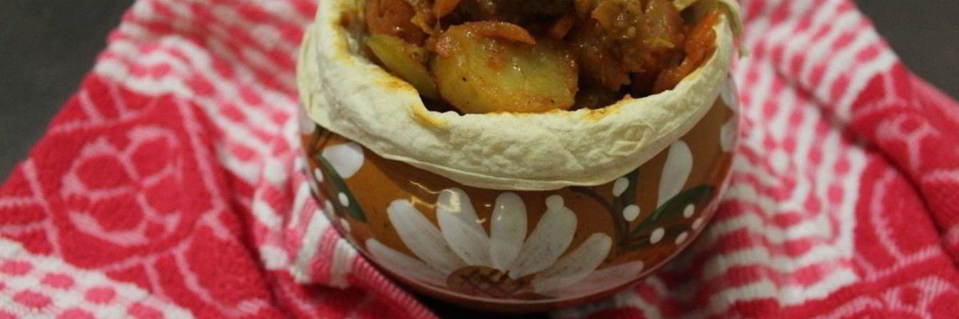 Свиная вырезка с овощами в лаваше