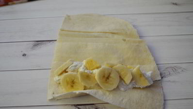 трубочки из лаваша с творогом и бананом