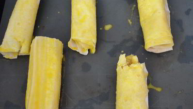 трубочки из лаваша с творогом и бананом