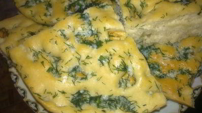 фокачча чесночная с чесночным соусом