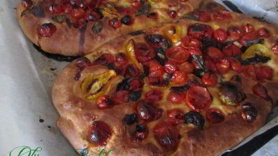 фокачча с ароматными томатами