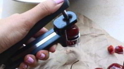 фокачча с вишней и розмарином