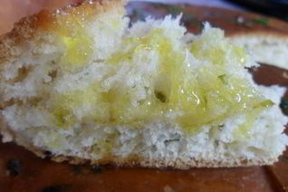 Фокачча с зеленью и чесноком