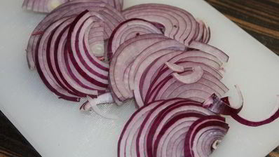 фокачча с жареным луком и розмарином