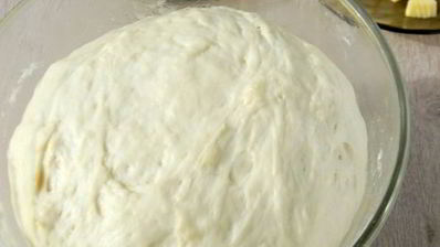 фокачча с жареным луком и сыром