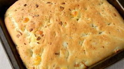 фокачча с жареным луком и сыром