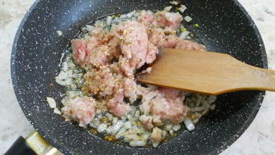 картофельные лепешки с куриным фаршем и сыром