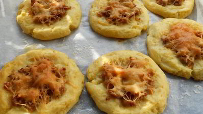 картофельные лепешки с куриным фаршем и сыром