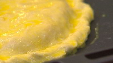 лепешка с моцареллой, фетой и орегано