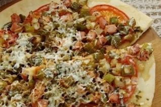 Лепешка с овощами и ветчиной