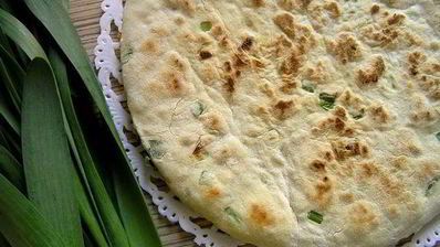 лепешка с зеленым луком