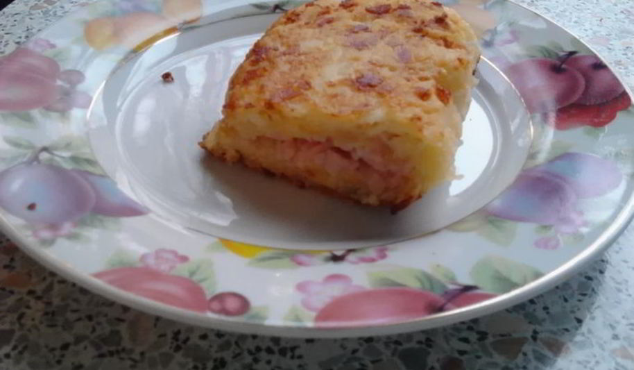 Рецепт лепешек на кефире с ветчиной