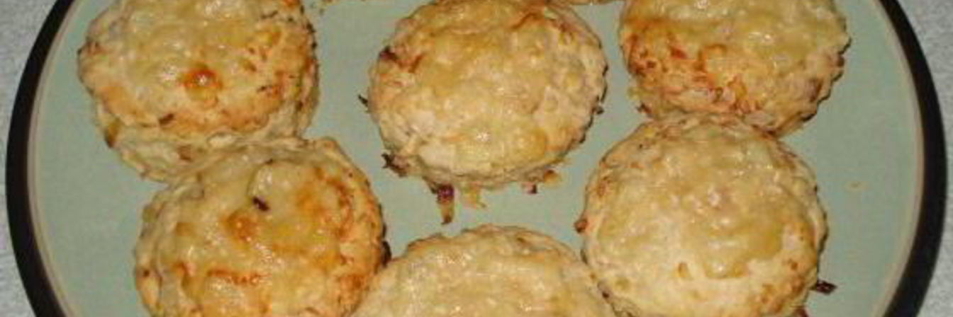 Лепешки с луком и сыром