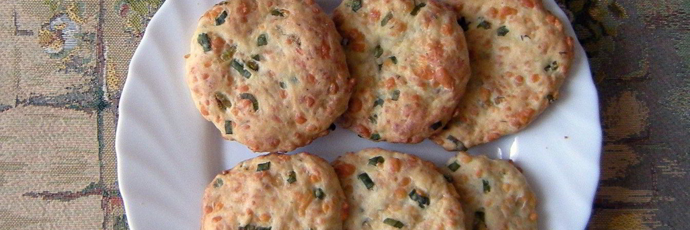 Сырные лепешки с зеленью