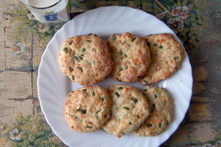 Сырные лепешки с зеленью