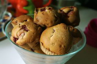 Маффины с клубникой на молоке