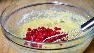 маффины с овсяными хлопьями и смородиной