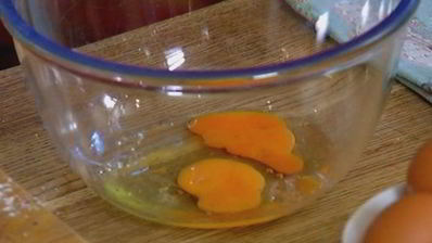 маффины с шоколадом и вяленой вишней