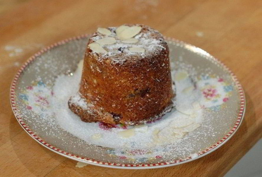 Миндальные маффины с вишней