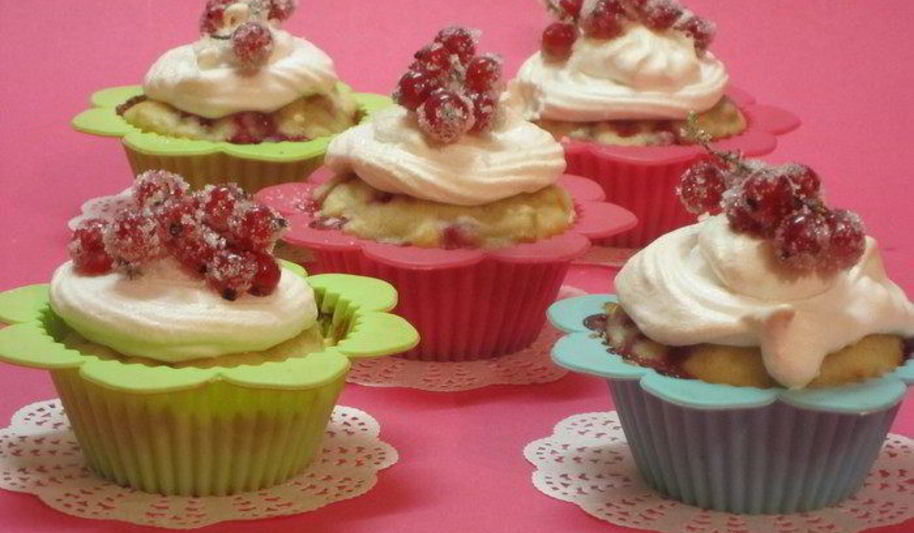 Рецепт смородиновых маффинов с безе