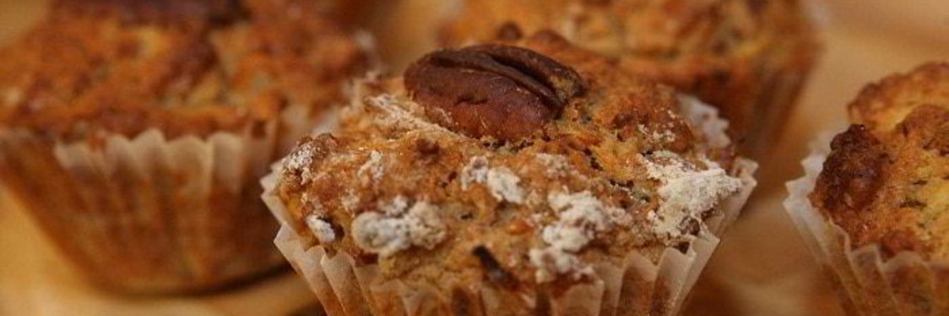 Яблочные маффины с орехами пекан