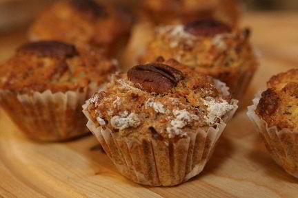 Яблочные маффины с орехами пекан