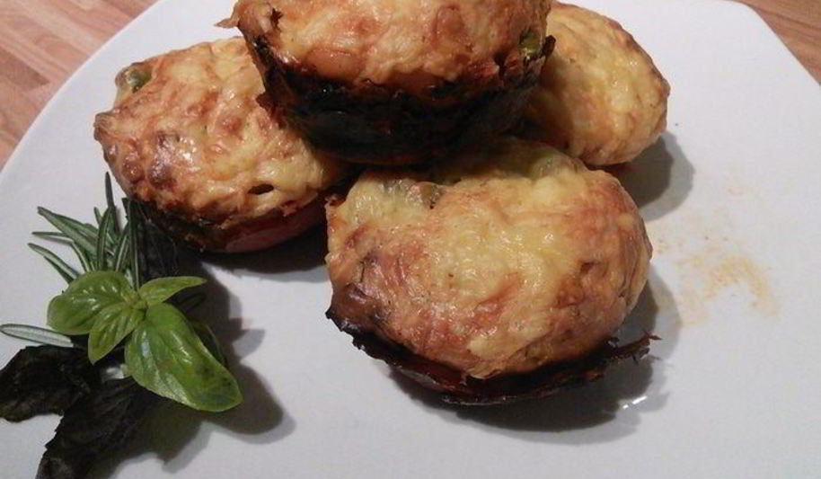 Рецепт закусочных маффинов в стаканчиках из чоризо-салями