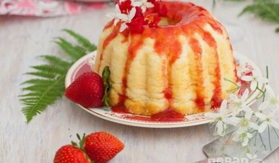 Рецепт манника с клубничным соусом