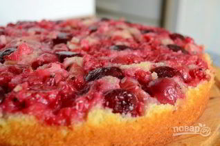 Манник с вишней и смородиной